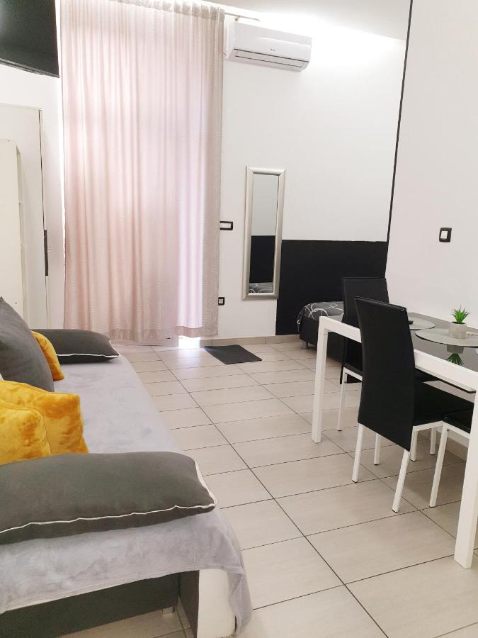 Studios Centar سبليت المظهر الخارجي الصورة